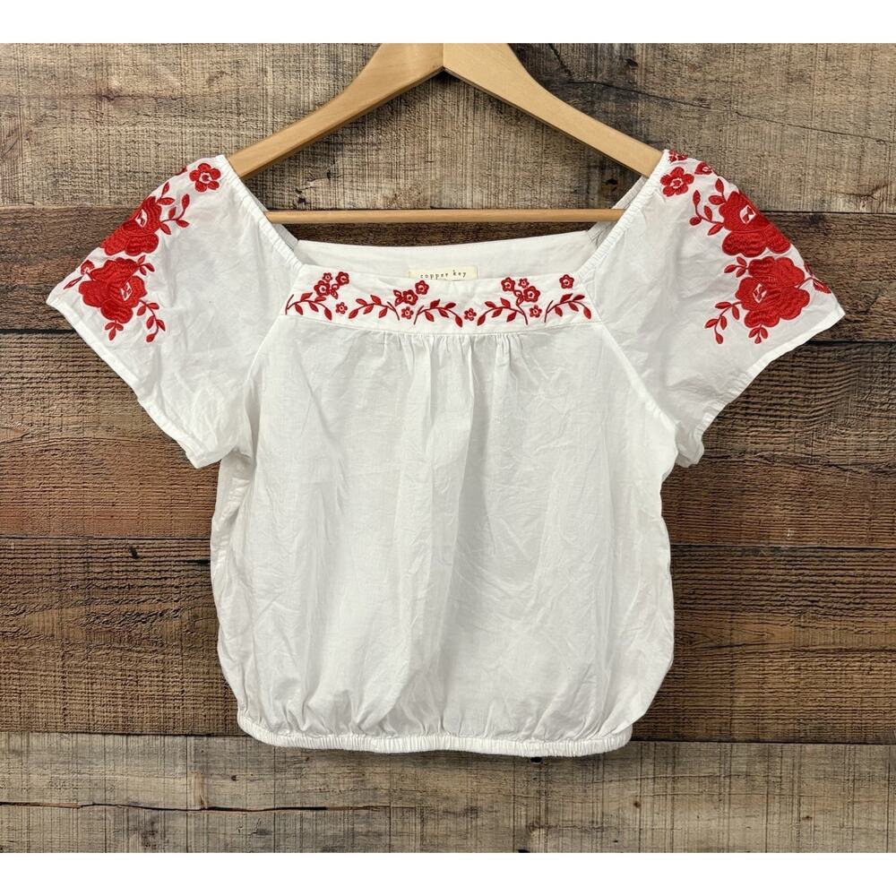 Copper Key White With Red Floral Embroidery Women’s Sz S Cropped Peasant Top Y2K